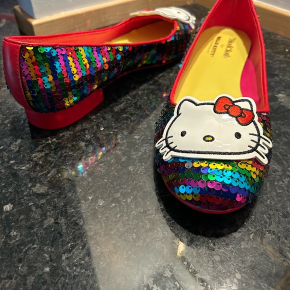 Modcloth x Hello Kitty shoes, Size 10 - Picture 3 of 3